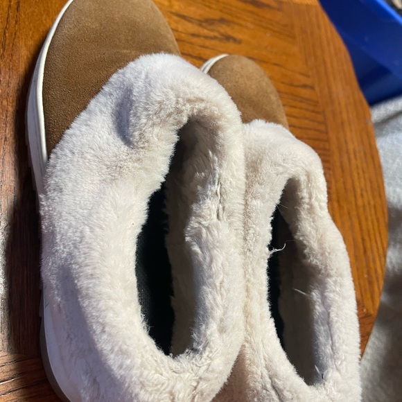 Blondo Suri Comfy Cognac Suede Fur-lined Waterproof Slip-on Platform Clog Shoe - Picture 5 of 7